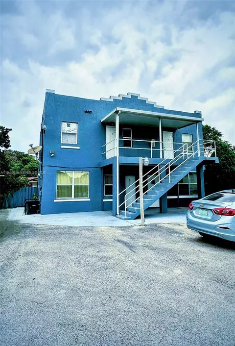 1821 NW 33rd St, Miami, FL 33142