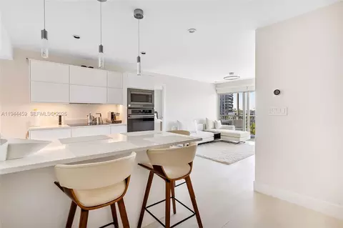 300 Diplomat Pkwy #811, Hallandale Beach, FL 33009