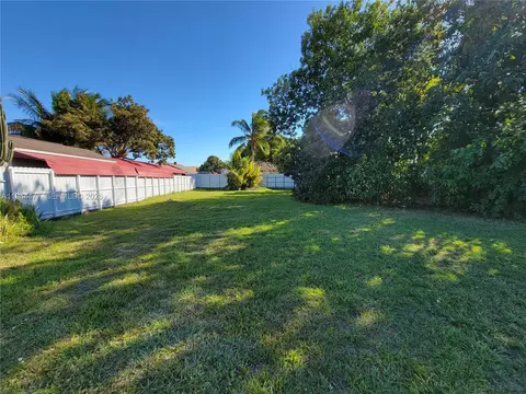 3895 W 2nd Ave, Hialeah, FL 33012 photo 3