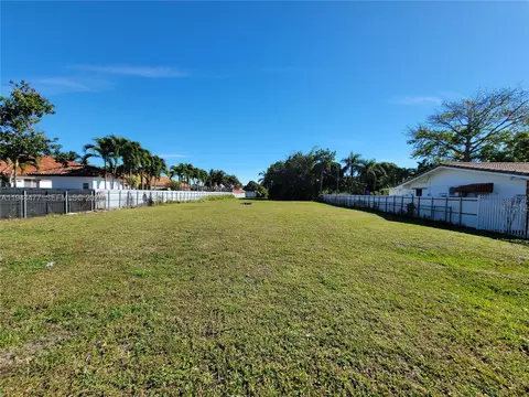 3895 W 2nd Ave, Hialeah, FL 33012 photo 10