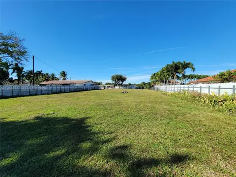 3895 W 2nd Ave, Hialeah, FL 33012 photo 9