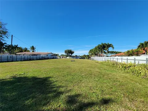 3895 W 2nd Ave, Hialeah, FL 33012 photo 6