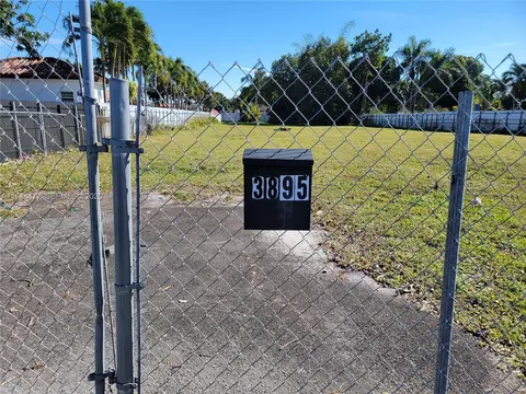 3895 W 2nd Ave, Hialeah, FL 33012 photo 8
