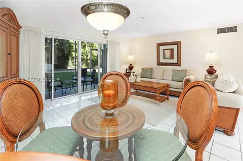 1425 Atlantic Shores Blvd #110, Hallandale Beach, FL 33009