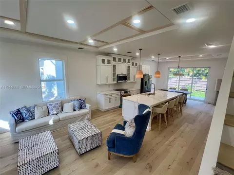 Living - 17 Tidewater Ct, Stuart, FL 34996 photo 2 of 3