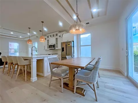 Dining - 17 Tidewater Ct, Stuart, FL 34996 photo 2 of 2
