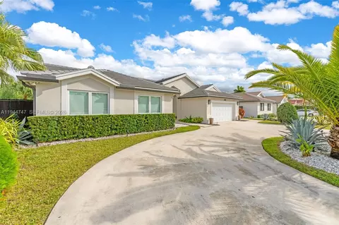 4241 SW 154th Pl, Miami, FL 33185
