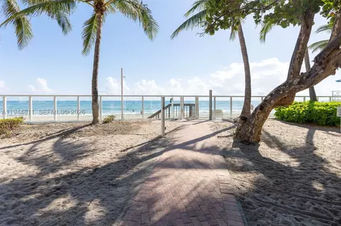 3001 S Ocean Dr #227, Hollywood, FL 33019