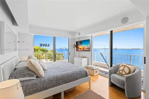 200 SE 15th Rd #5D, Miami, FL 33129