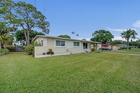 441 NW 33rd Ter, Lauderhill, FL 33311