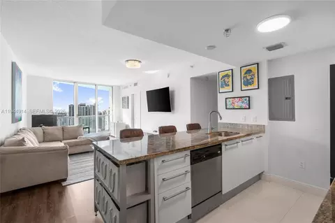 185 SW 7th St #2702, Miami, FL 33130
