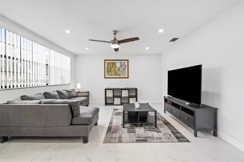 2860 Coral Springs Dr #2860, Coral Springs, FL 33065