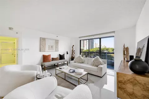 3530 Mystic Pointe Dr #303, Aventura, FL 33180