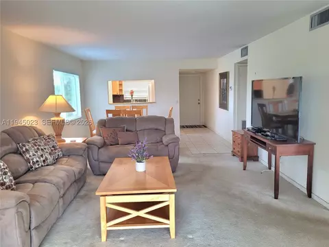 9861 Sunrise Lakes Blvd #310, Sunrise, FL 33322