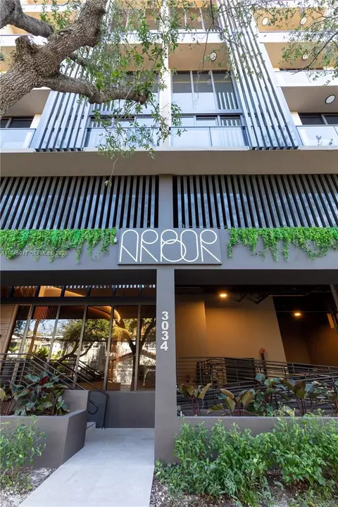 3034 Oak Ave #LPH4, Coconut Grove, FL 33133