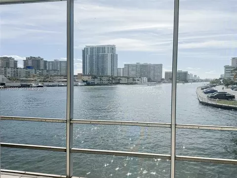 2600 Diana Dr #209, Hallandale Beach, FL 33009