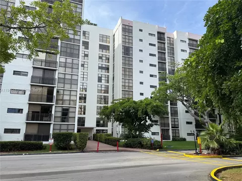 17021 N Bay Rd #222, Sunny Isles Beach, FL 33160