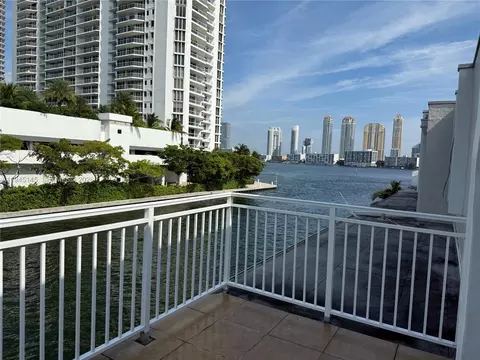 3745 NE 171st St #40, North Miami Beach, FL 33160