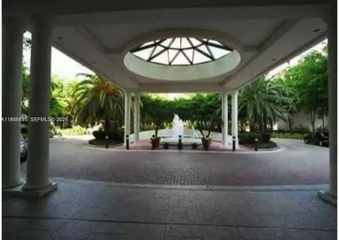 3000 Island Blvd #325, Aventura, FL 33160