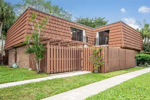11920 SW 9th Mnr, Davie, FL 33325