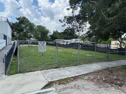 2720 SW 17th St, Miami, FL 33145