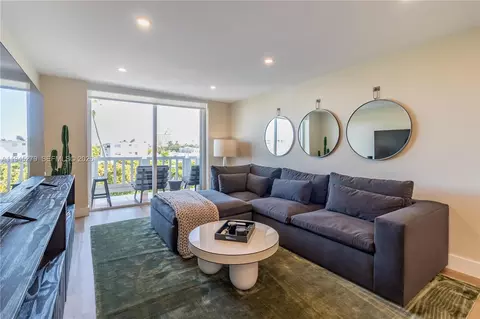 910 Michigan Ave #502, Miami Beach, FL 33139