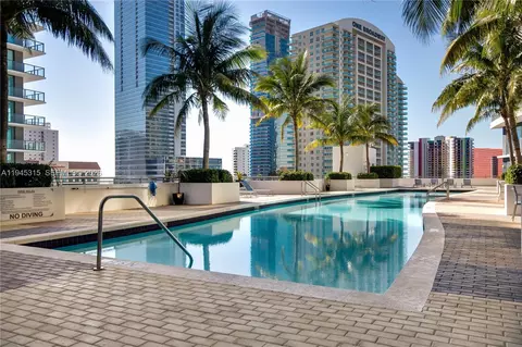 Exterior - 60 SW 13th St #5012, Miami, FL 33130 photo 2 of 3
