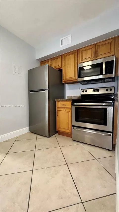 8475 SW 94th St #203E, Miami, FL 33156