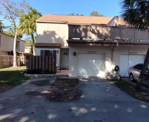 8199 NW 8th Mnr #1, Plantation, FL 33324