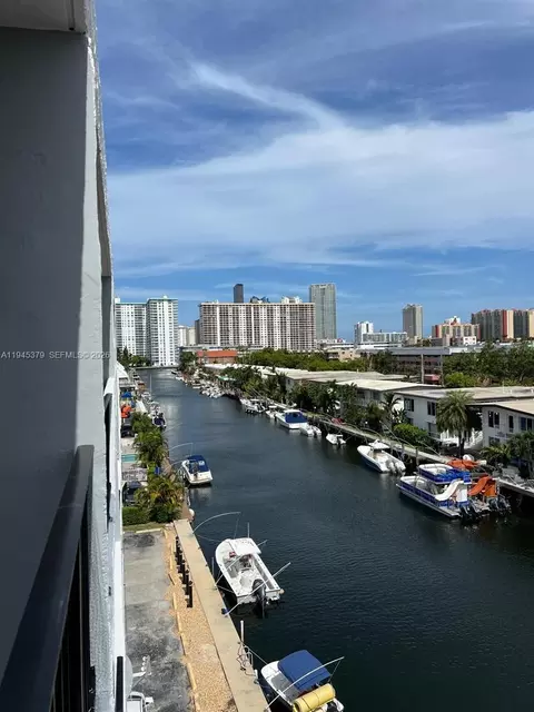 3642 NE 171st St #504, North Miami Beach, FL 33160