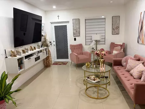 815 E 32nd St, Hialeah, FL 33013 photo 1