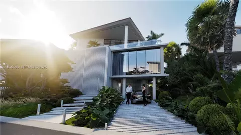 7111 NE 10 Ave, Miami, FL 33138