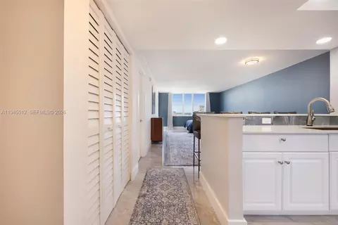 1893 S Ocean Dr #810, Hallandale Beach, FL 33009