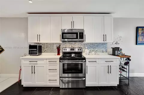 3301 Raleigh St #4E, Hollywood, FL 33021