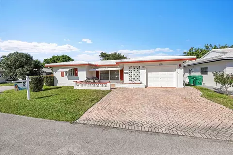 7109 NW 75th St, Tamarac, FL 33321