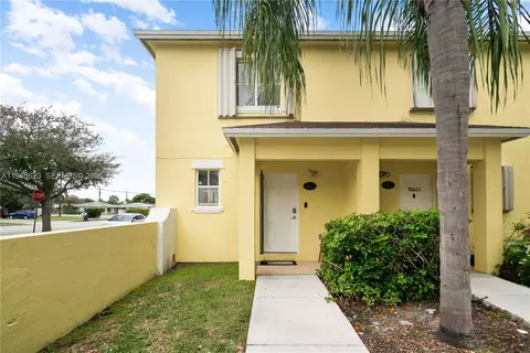 19620 SW 103rd Ct #1-1, Cutler Bay, FL 33157