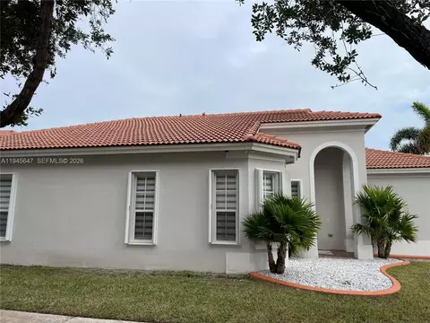 3725 NE 11th St, Homestead, FL 33033