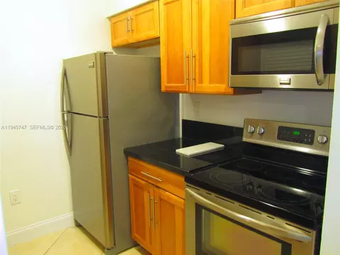 1731 NW 96th Ter #2J, Pembroke Pines, FL 33024