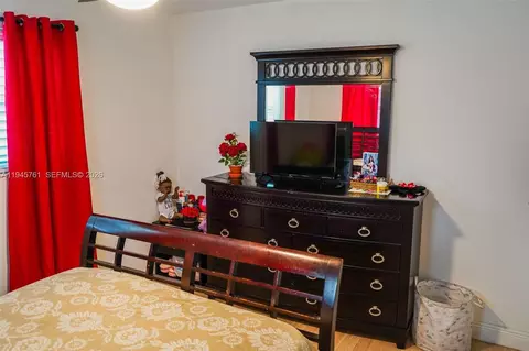 Bedroom - 1190 W 33rd St, Hialeah, FL 33012 photo 5 of 12