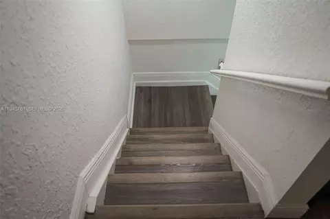 Entry Way - 1190 W 33rd St, Hialeah, FL 33012 photo 6 of 7