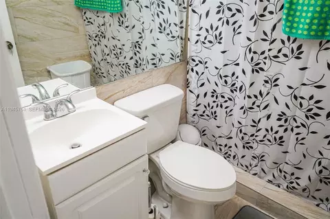 Bath - 1190 W 33rd St, Hialeah, FL 33012 photo 7 of 7