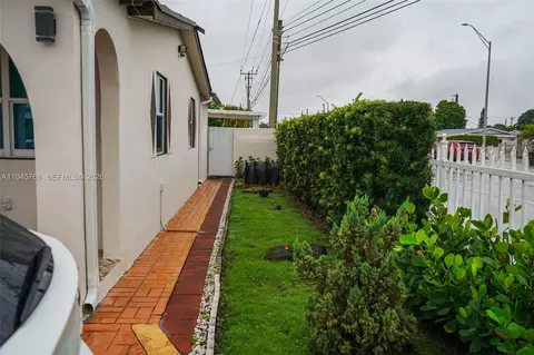 Exterior - 1190 W 33rd St, Hialeah, FL 33012 photo 3 of 10