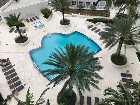 300 S Biscayne Blvd #T-1803, Miami, FL 33131