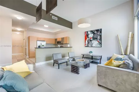 140 S Dixie Hwy #TH101, Hollywood, FL 33020
