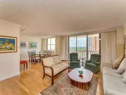 625 Biltmore Way #807, Coral Gables, FL 33134