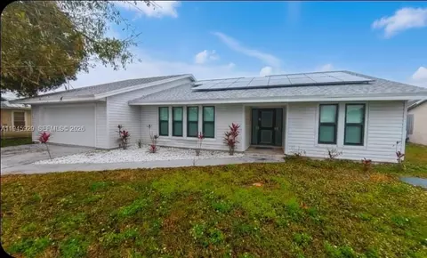 333 NE Greenbrier Ave, Port Saint Lucie, FL 34983