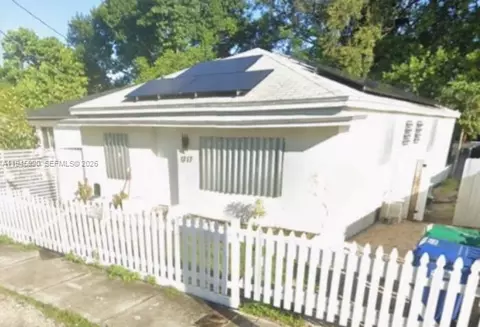 1717 NW 69th St, Miami, FL 33147