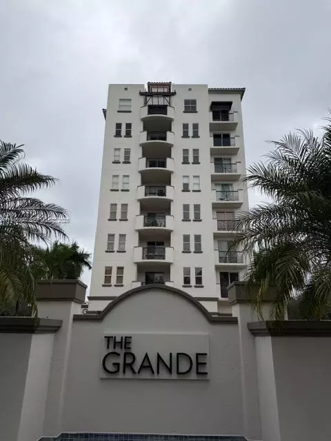 9021 SW 94th St #708, Miami, FL 33176