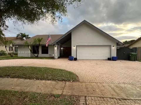 10140 NW 21st Ct, Pembroke Pines, FL 33026