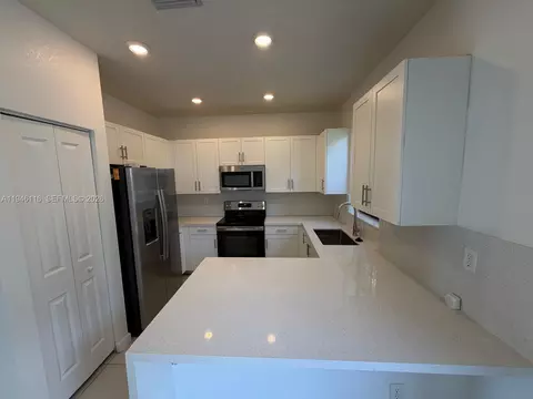 Kitchen - 3326 W 112th St, Hialeah, FL 33018 photo 1 of 4